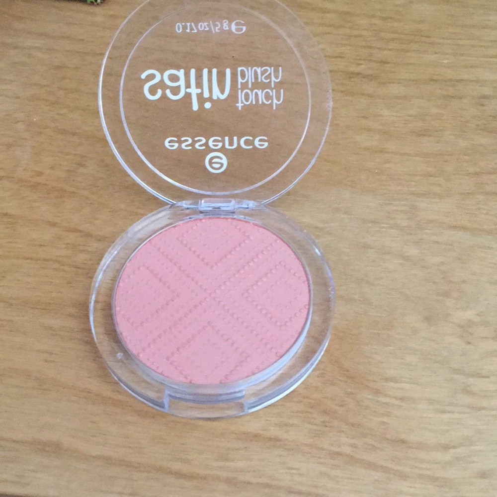 Essence blush